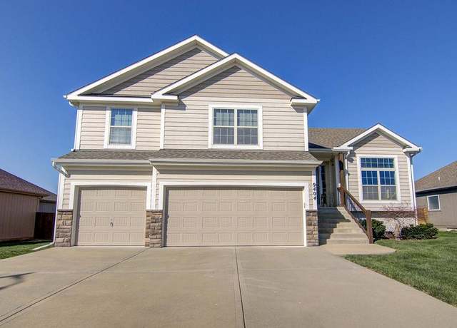 Property at 9404 N Genessee St, Kansas City, MO 64155, 4 beds, 2.5 baths