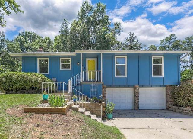Property at 1921 SW 4th St, Lee's Summit, MO 64081, 3 beds, 2.5 baths
