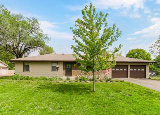 Property at 423 E Elm St, Drexel, MO 64742, 3 beds, 2.5 baths