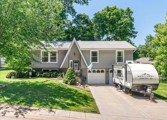 Property at 10 S Vine View St, Platte City, MO 64079, 3 beds, 2.5 baths