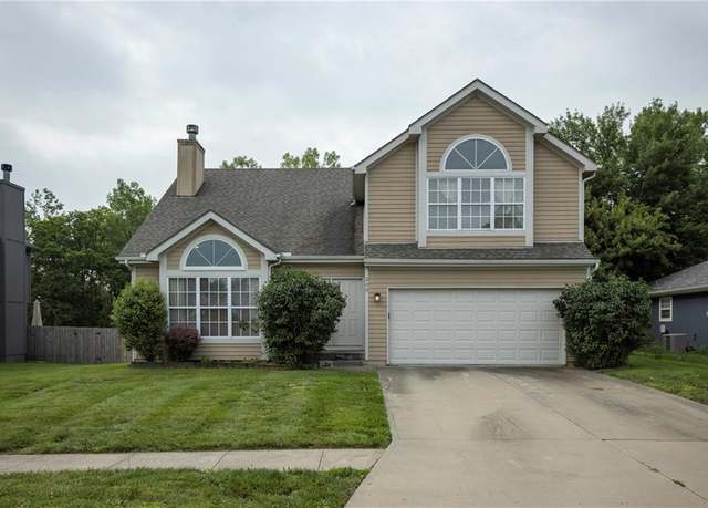 Property at 205 SW Creek Ridge Dr, Grain Valley, MO 64029, 4 beds, 3 baths