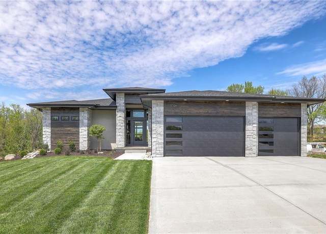 Property at 15934 S Twilight Ln, Olathe, KS 66062, 5 beds, 4.5 baths