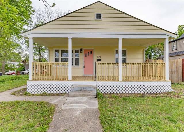 Property at 921 Armstrong Ave, Kansas City, KS 66101, 3 beds, 2 baths