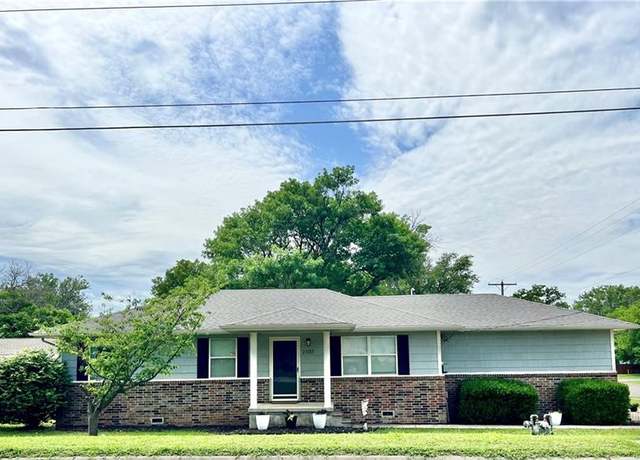 Property at 2107 N 10th St, Independence, KS 67301, 3 beds, 1.5 baths