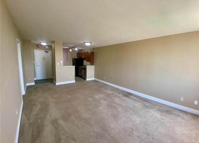 Property at 600 E 8th St Unit 11Q, Kansas City, MO 64106, 1 bed, 1 bath