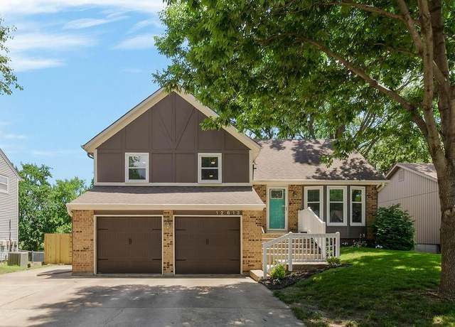 Property at 12613 S Blackfoot Dr, Olathe, KS 66062, 3 beds, 2.5 baths