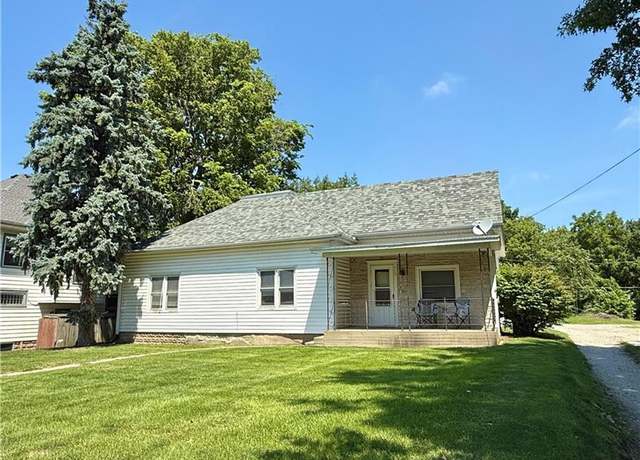 Property at 415 W 9th St, Maryville, MO 64468, 3 beds, 1 bath