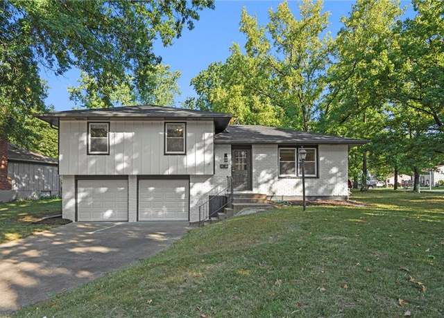 Property at 8416 E 97th Ter, Kansas City, MO 64134, 3 beds, 1.5 baths