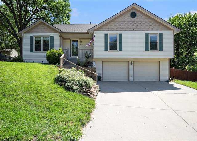 Property at 6403 NW Hilldale Dr, Kansas City, MO 64151, 3 beds, 2.5 baths