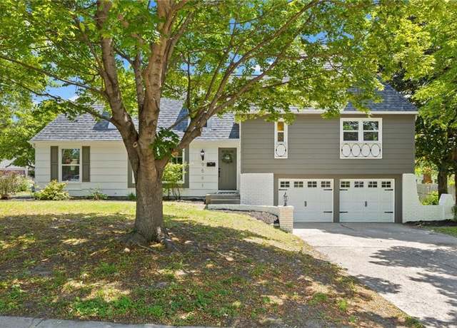 Property at 9501 Glenwood St, Overland Park, KS 66212, 4 beds, 3 baths