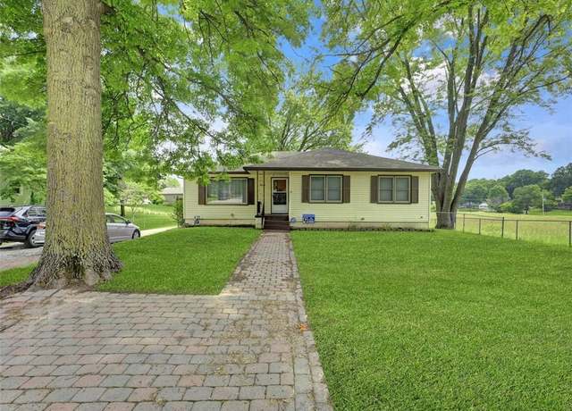 Property at 901 Limit St, Leavenworth, KS 66048, 3 beds, 1 bath