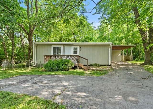 Property at 10 W 98th St, Kansas City, MO 64114, 2 beds, 1 bath