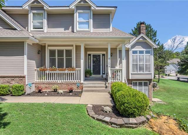 Property at 4206 NW 62nd St, Kansas City, MO 64151, 4 beds, 2.5 baths