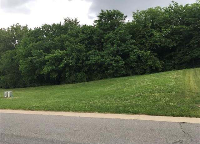 Property at 905 S 17th St, Leavenworth, KS 66048