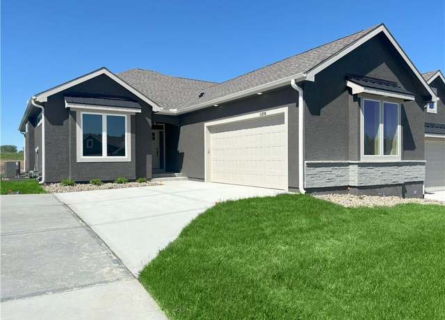 Property at 11515 S Olathe View Rd, Olathe, KS 66061, 4 beds, 3 baths