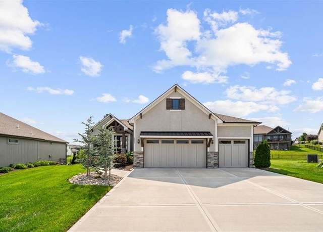 Property at 3053 NW Thoreau Ln, Lee's Summit, MO 64081, 4 beds, 3.5 baths
