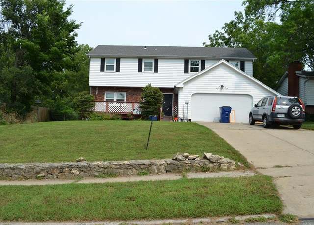 Property at 1010 Wellington Rd, Lawrence, KS 66049, 4 beds, 2.5 baths