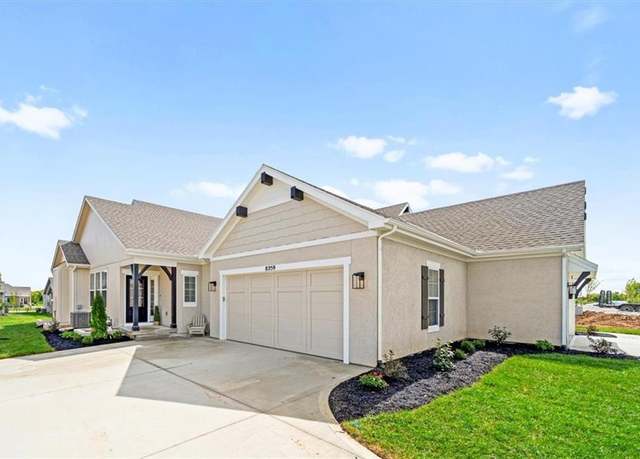 Property at 8260 Aurora St, Lenexa, KS 66220, 2 beds, 2.5 baths