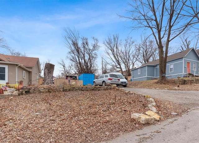 Property at 1316 W 21st St, Kansas City, MO 64108, 2 beds, 1 bath