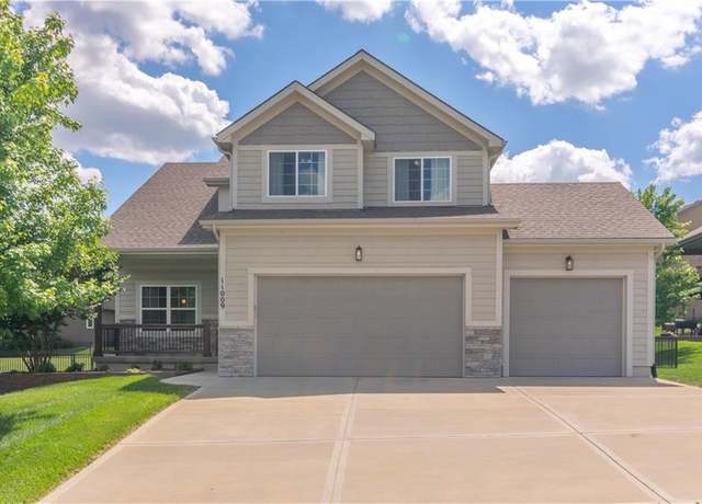Property at 11009 Kane Dr, Kansas City, KS 66109, 4 beds, 2.5 baths