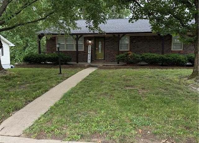 Property at 1901 Lion Rd, St Joseph, MO 64506, 3 beds, 2 baths