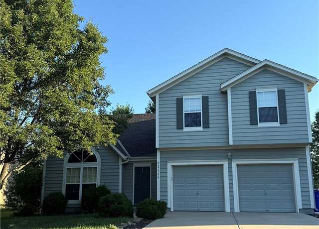 Property at 17586 W 161 St, Olathe, KS 66062, 4 beds, 2.5 baths