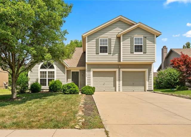 Property at 17586 W 161st St, Olathe, KS 66062, 4 beds, 2.5 baths