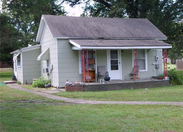 Property at 602 E Perry St, Arma, KS 66712, 2 beds, 1 bath