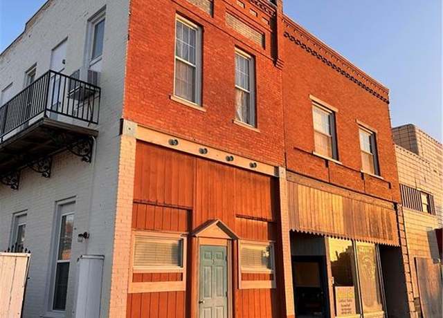 Property at 408 Neosho St, Burlington, KS 66839, 11 beds, 10 baths