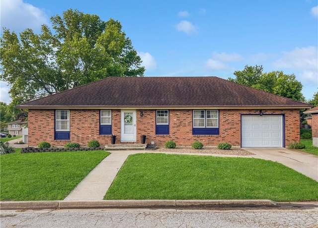 Property at 505 W 30th St, Higginsville, MO 64037, 3 beds, 2.5 baths