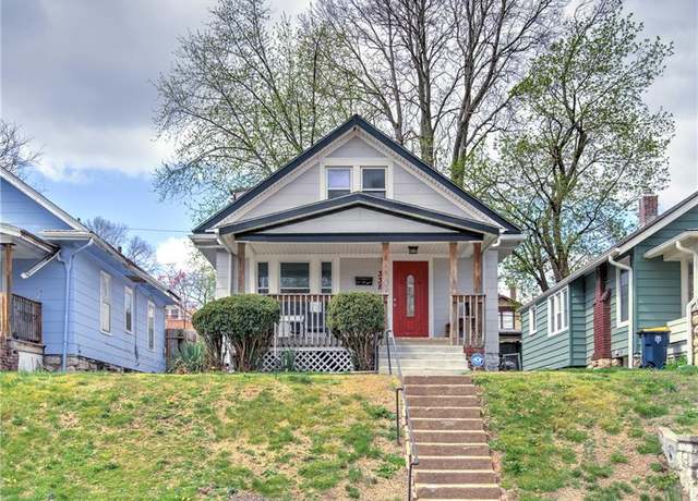 Property at 338 N Brighton Ave, Kansas City, MO 64123, 4 beds, 2 baths