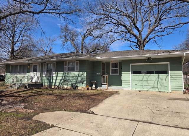 Property at 1802 N Grand St, Pittsburg, KS 66762, 3 beds, 2 baths