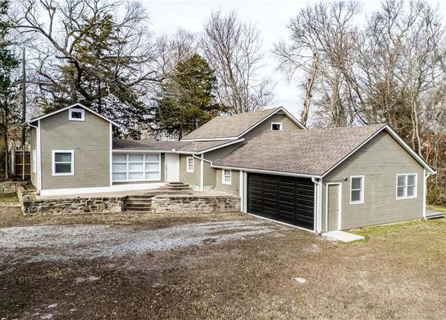 Property at 401 N 1st St, Independence, KS 67301, 3 beds, 2 baths