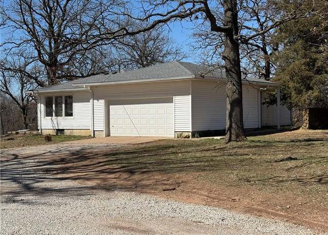 Property at 3998 S Highway 32 Hwy S, El Dorado Springs, MO 64744, 3 beds, 2 baths