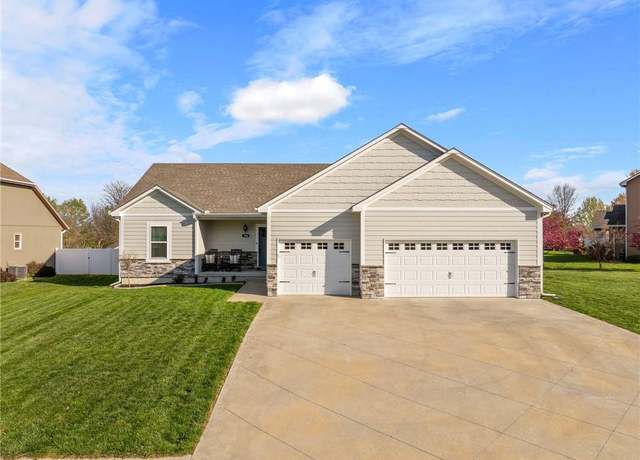 Property at 946 Owl Creek Pkwy, Odessa, MO 64076, 4 beds, 3 baths