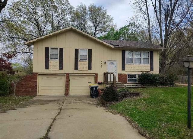 Property at 5123 Overton Cir, Kansas City, MO 64133, 3 beds, 2 baths