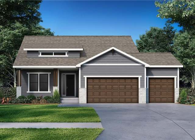 Property at 4520 SW Berkshire Dr, Lee's Summit, MO 64083, 4 beds, 3 baths