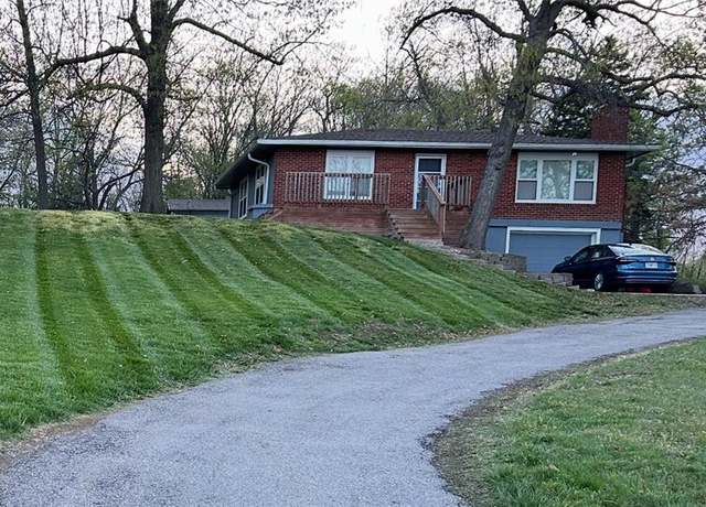Property at 2902 S Broadway St, Oak Grove, MO 64075, 2 beds, 1 bath