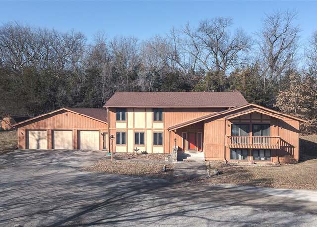 Property at 5211 Metropolitan Ave, Kansas City, KS 66106, 3 beds, 3 baths