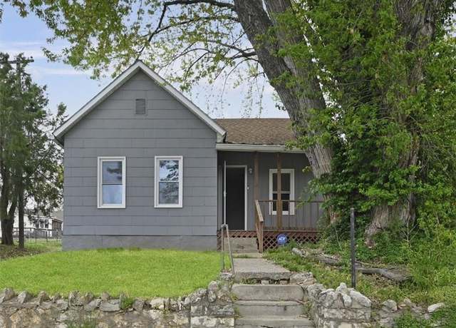 Property at 924 Dakota St, Leavenworth, KS 66048, 2 beds, 1 bath