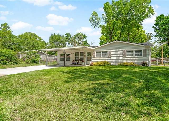 Property at 2709 S 52nd St, Kansas City, KS 66106, 3 beds, 2 baths
