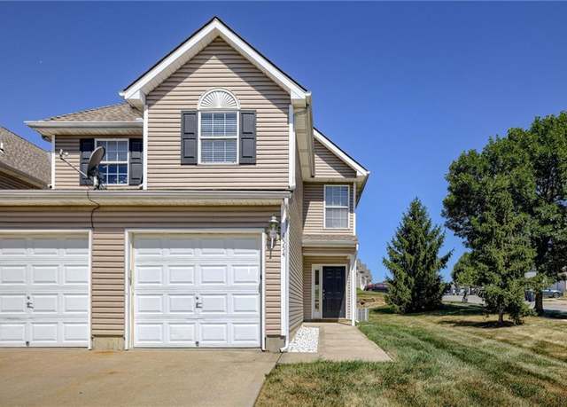 Property at 4554 NE 83rd St, Kansas City, MO 64119, 3 beds, 2.5 baths