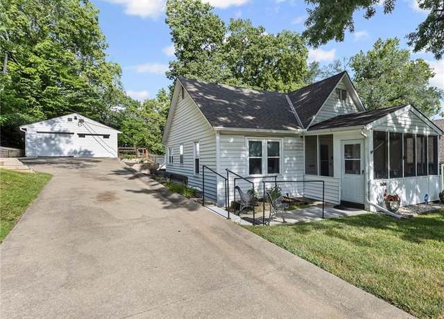 Property at 1604 S 42nd St, Kansas City, KS 66106, 2 beds, 1 bath