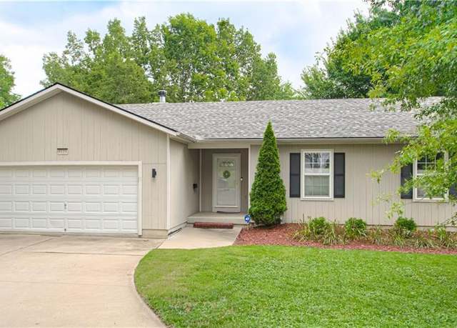 Property at 9115 Grand Ave, Kansas City, MO 64114, 4 beds, 3 baths