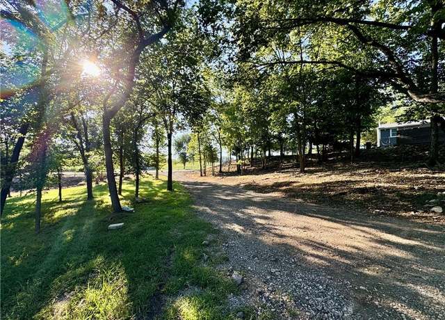 Property at 117 S 86 St, Kansas City, KS 66111, 3 beds, 1 bath