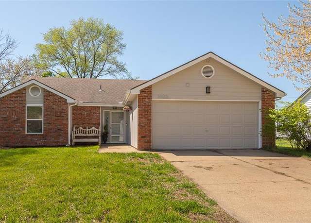 Property at 3023 W 30th Ct, Lawrence, KS 66047, 3 beds, 2 baths