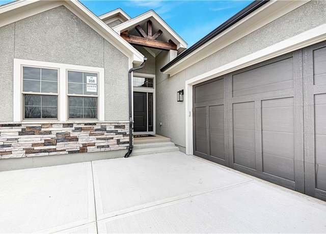 Property at 12979 S Constance St, Olathe, KS 66062, 4 beds, 3 baths