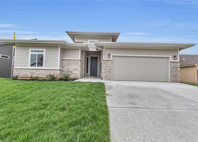 Property at 4732 Redwood St, Leavenworth, KS 66048, 4 beds, 3.5 baths