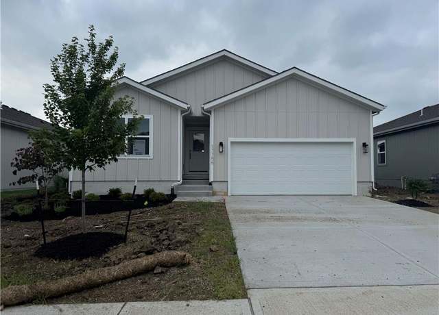Property at 17756 Houston St, Gardner, KS 66030, 3 beds, 3 baths