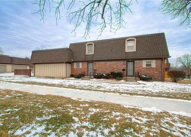 Property at 7619 Johnson Dr, Overland Park, KS 66202, 2 beds, 2.5 baths